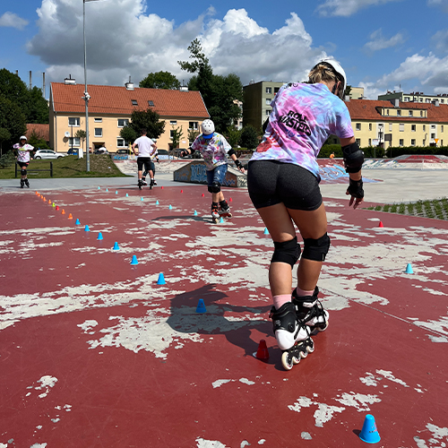 Nauka jazdy na rolkach w Olsztynie - Rolki: Freestyle Slalom